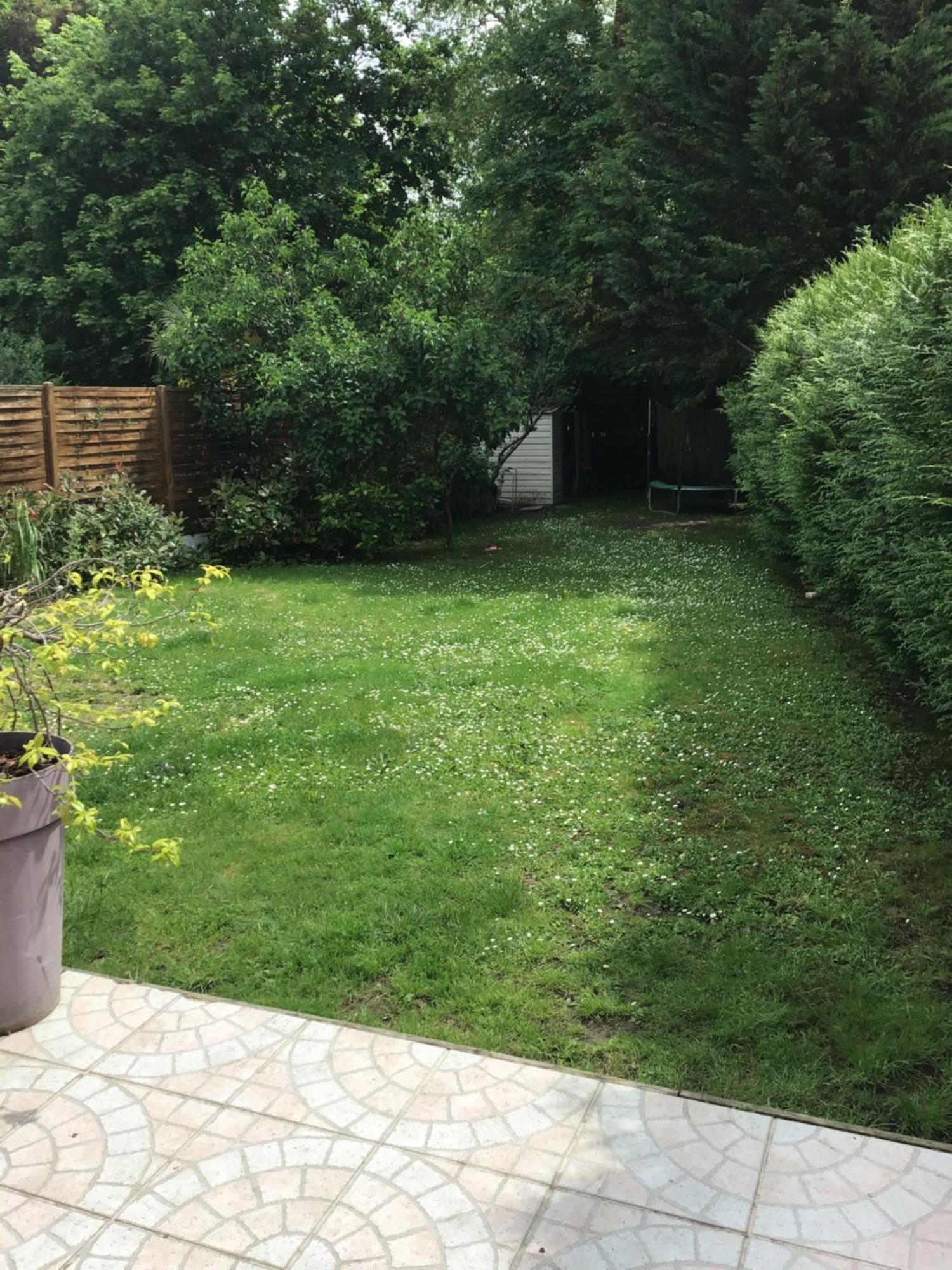 Claude Et Martine Lägenhet Villeparisis Exteriör bild